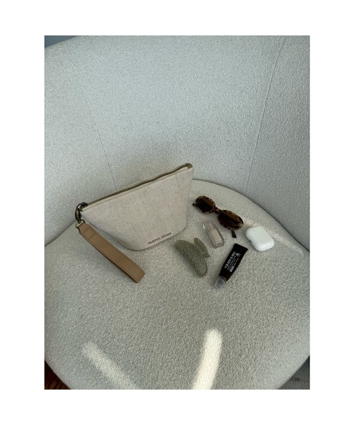 ALEXIA STAM（アリシアスタン）の「Boat Shape Pouch / [M] 麻混ポーチ（ポーチ・レディース・ベージュ・FREE）」の2枚目の写真
