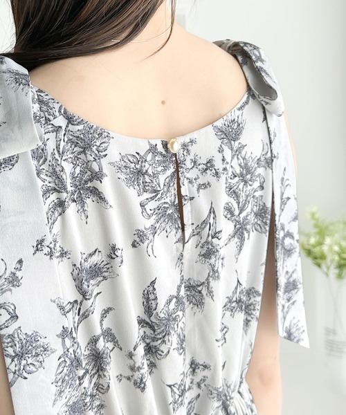 mily bilet(ミウィビレット)の「【mily bilet】歩く度に揺れるショルダーリボンでパッと華やぐ。花柄肩リボンワンピース(ワンピース・レディース・ピンク/ブルー/グレー・LARGE/MEDIUM/SMALL/X-LARGE)」の11枚目の写真