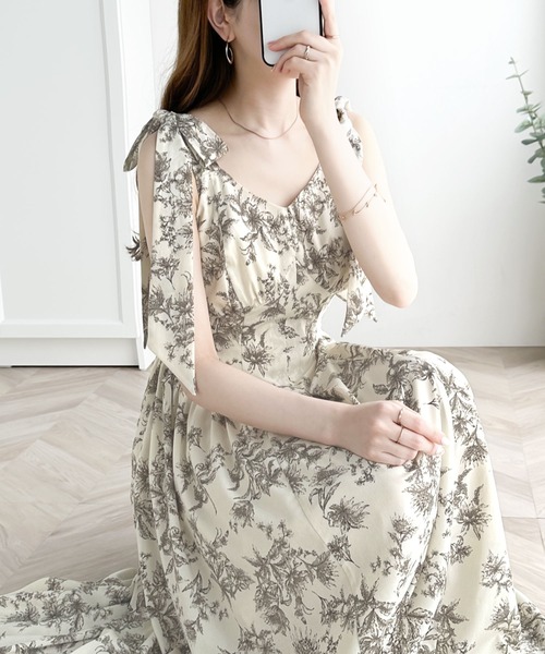 mily bilet(ミウィビレット)の「【mily bilet】歩く度に揺れるショルダーリボンでパッと華やぐ。花柄肩リボンワンピース(ワンピース・レディース・ピンク/ブルー/グレー・LARGE/MEDIUM/SMALL/X-LARGE)」の5枚目の写真