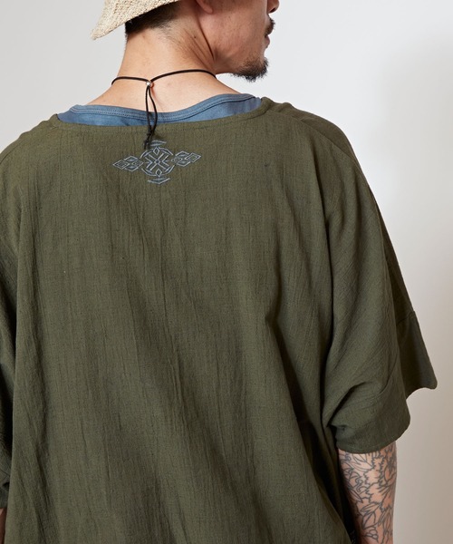 チャイハネ(チャイハネ)の「【チャイハネ】アスタパMEN'Sレイヤードトップス タンクトップ付き(アンサンブル・メンズ・ターコイズブルー/ブラック/カーキ/ホワイト/ホワイト系その他/ベージュ/ダークカーキ/ブラック系その他・FREE)」の22枚目の写真