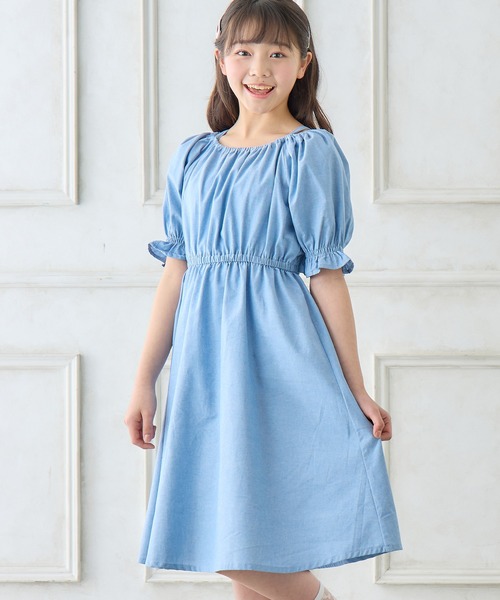 Amourire girl(アムリールガール)の「肩ひもデザイン デニムワンピース(130㎝~160㎝)(ワンピース・キッズ・サックスブルー/ブルー・130cm/140cm/150cm/160cm)」の3枚目の写真
