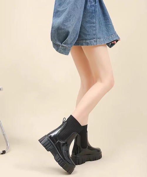 aimoha（アイモハ）の「厚底ショートレインブーツ (LV)（レインシューズ・レディース・グレイッシュベージュ/オフホワイト/ブラック・23.5cm/24.5cm/25.5cm/23.0cm/24.0cm/25.0cm）」の8枚目の写真