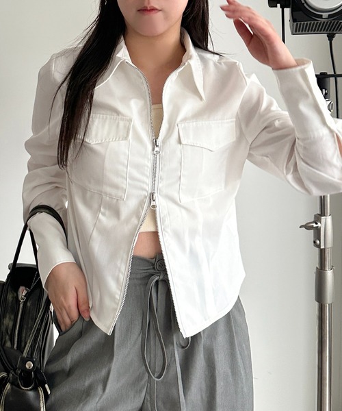 apres jour mignon(アプレジュールミニョン)の「ダブルジップシャツブルゾン【ZOZOTOWN限定アイテム】(シャツ/ブラウス・レディース・ブルー/オフホワイト/グレー・フリー/X-LARGE)」の4枚目の写真