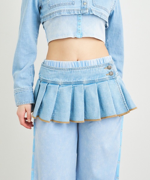 ANNA SUI NYC（アナ スイ エヌ ワイ シー）の「ANNA SUI NYC レイヤードデニムスーパーショートプリーツスカート（スカート・レディース・ブルー/ライトブルー・FREE）」の11枚目の写真