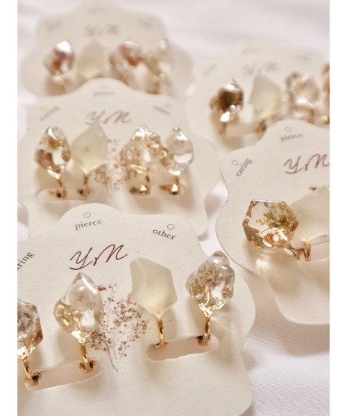 tone(トーン)の「【YM】4粒set ice flower 鉱石 ステンレスイヤリング(MA)(イヤリング・レディース・ホワイト/オレンジ/カーキ/グレー/ピンク・FREE)」の7枚目の写真