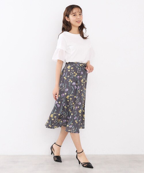 index（インデックス）の「◆ドッキングフレアトップス【洗濯機洗い可/接触冷感/吸水速乾】（Tシャツ/カットソー・レディース・ライトイエロー系/ブラック/オフホワイト・36/38/40/42）」の6枚目の写真