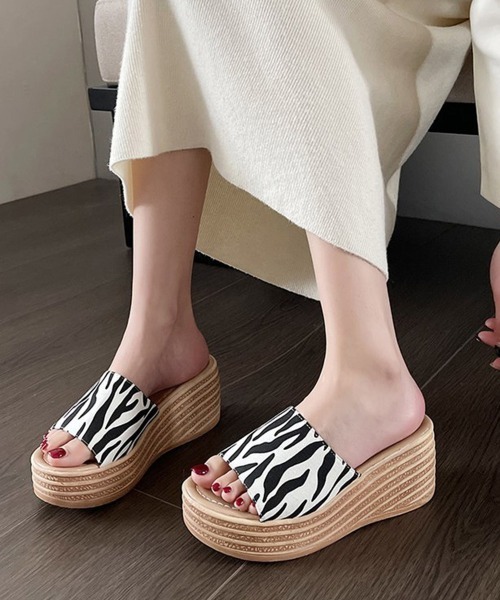 Miniministore(ミニミニストア)の「厚底サンダル ウエッジソールサンダル美脚(サンダル・レディース・レオパード/ゼブラ/ブラック・22.5cm/24.0cm/23.0cm/23.5cm/24.5cm)」の3枚目の写真