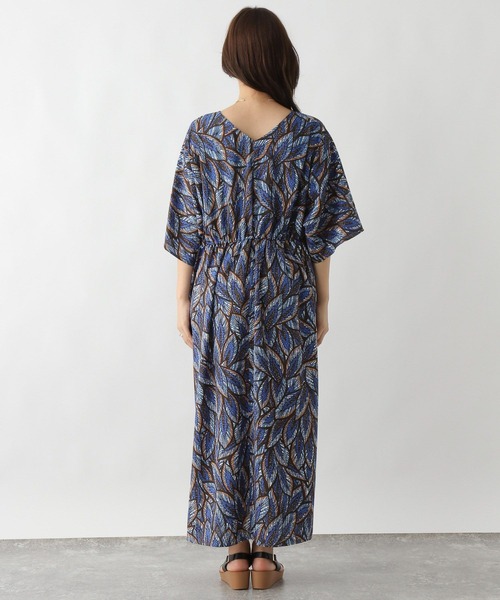 LEPSIM(レプシィム)の「アフリカンプリントVネックワンピース 127573(ワンピース・レディース・キャメル/ブルー/レッド・FREE)」の20枚目の写真