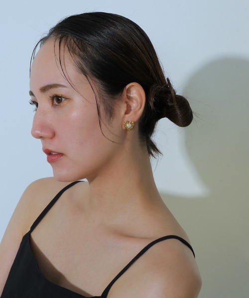emesuelee(エメスーリー)の「ハートモチーフピアス 金アレ対応 ステンレス(ピアス(片耳用)・レディース・シルバー/ゴールド・フリー)」の9枚目の写真