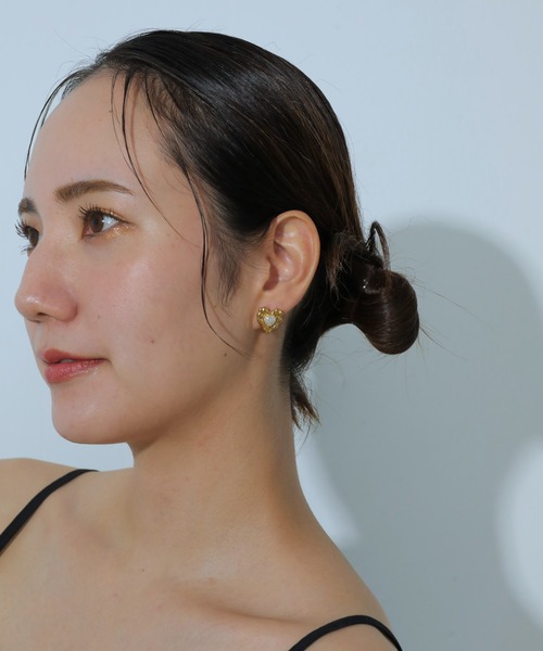 emesuelee(エメスーリー)の「ハートモチーフピアス 金アレ対応 ステンレス(ピアス(片耳用)・レディース・シルバー/ゴールド・フリー)」の10枚目の写真