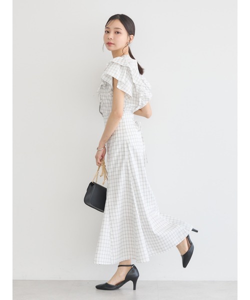 earth music&ecology(アースミュージックアンドエコロジー)の「フリルチェックブラウス(シャツ/ブラウス・レディース・オフホワイト/ダークブラウン・FREE)」の5枚目の写真