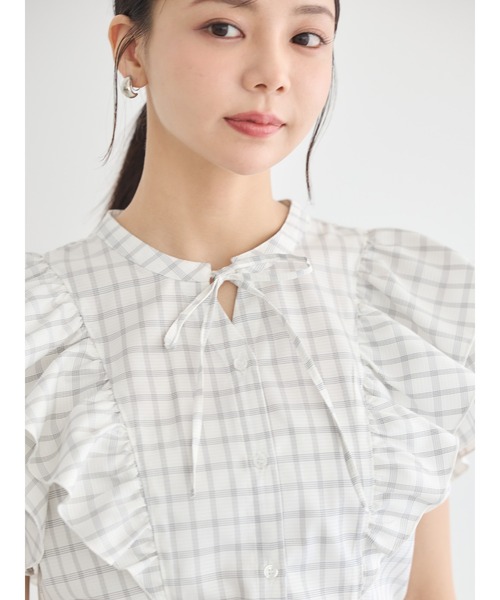 earth music&ecology(アースミュージックアンドエコロジー)の「フリルチェックブラウス(シャツ/ブラウス・レディース・オフホワイト/ダークブラウン・FREE)」の14枚目の写真
