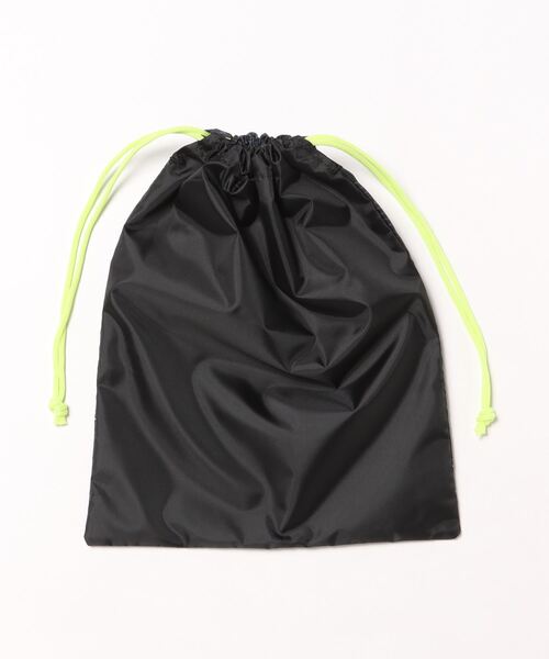 ASICS(アシックス)の「《ASICS》マルチバック(ショルダーバッグ・メンズ・ホワイト/ネイビー/ブラック・フリー)」の4枚目の写真