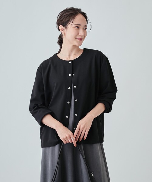 SHOO・LA・RUE（シューラルー）の「◆【洗える】ドットボタンがアクセント 着こなし色々クルーネックカーディガン（カーディガン/ボレロ・レディース・ライトグレー/ボルドー/スミクロ/ブラック・04/03/02）」の9枚目の写真