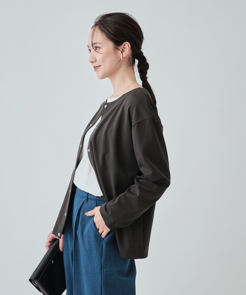 SHOO・LA・RUE（シューラルー）の「◆【洗える】ドットボタンがアクセント 着こなし色々クルーネックカーディガン（カーディガン/ボレロ・レディース・ライトグレー/ボルドー/スミクロ/ブラック・04/03/02）」の14枚目の写真