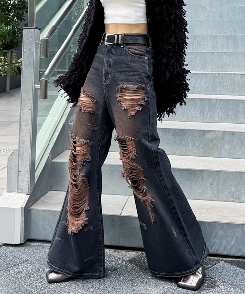 PAGEBOY（ページボーイ）の「ヴィンテージダメージフレアデニム（デニムパンツ・レディース・ブルー/ブラック・X-SMALL/SMALL/MEDIUM）」の2枚目の写真