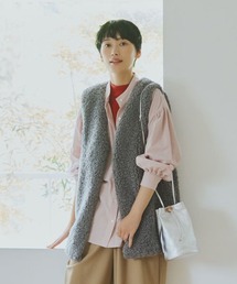 Vネックボアベスト