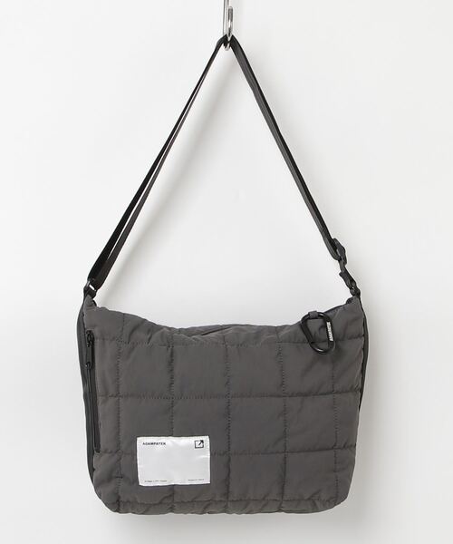 ADAM PATEK(アダムパテック)の「【ADAMPATEK/アダムパテック】square quilt middle shoulder bag / スクエアキルトミディアムショルダーバッグ(ショルダーバッグ・メンズ・ブラック/カーキ/グレー・F)」の2枚目の写真