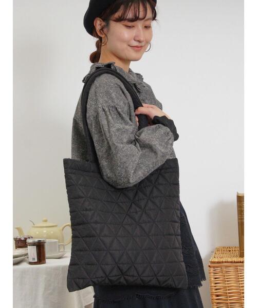 Samansa Mos2（サマンサ モスモス）の「キルティングトートバッグ（ハンドバッグ・レディース・ブラック/ベージュ・F）」の2枚目の写真