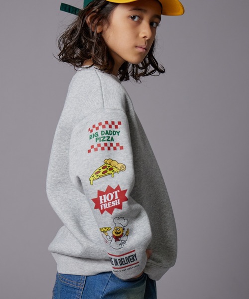 PAIRMANON STREET（ペアマノンストリート）の「【PAIRMANON STREET】裏起毛 マルチ グラフィック プリント トレーナー（スウェット・キッズ・ベージュ系その他/グレー系その他2/グレー系その他4/ブラック系その他3/ブラック系その他2/ブルー系その他2/ブルー系その他3/テラコッタ/ブラック系その他4/グレー系その他3/イエロー/ブルー系その他/グレー系その他/イエロー系その他/ブラック系その他・150/90/140/100/110/120/130/160）」の8枚目の写真