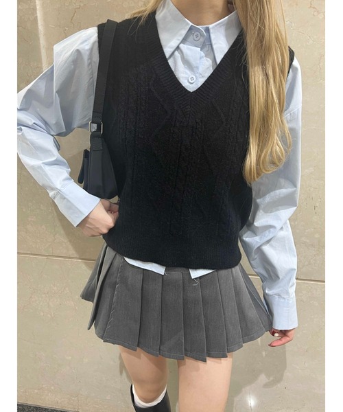 PHILLY(フィリー)の「【PHILLY】ケーブルニットベスト(ベスト・レディース・ブラック/アイボリー/ピンク・FREE)」の1枚目の写真