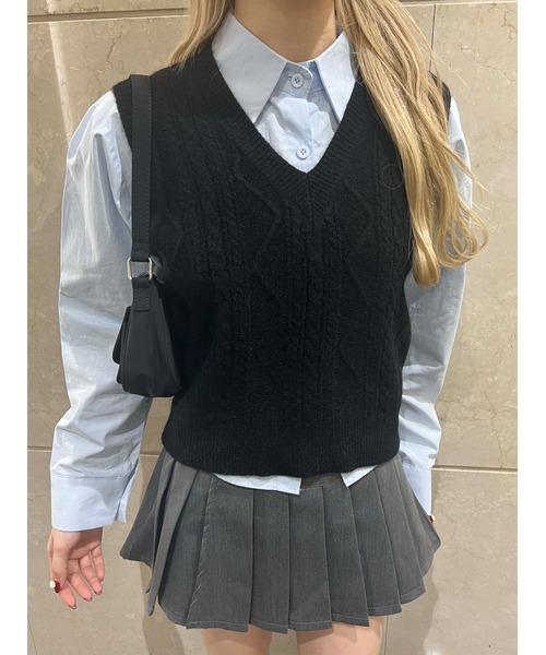 PHILLY(フィリー)の「【PHILLY】ケーブルニットベスト(ベスト・レディース・ブラック/アイボリー/ピンク・FREE)」の11枚目の写真