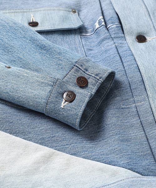 ANREALAGE（アンリアレイジ）の「PYRAMID DENIM G-JACKET（デニムジャケット・メンズ・ライトインディゴブルー・ONE SIZE）」の4枚目の写真