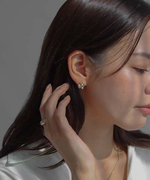 abaskdesign（アバスクデザイン）の「金属アレルギー対応  パールビジューピアス（ピアス（両耳用）・レディース・ゴールド・FREE）」の3枚目の写真