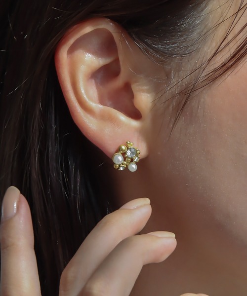 abaskdesign（アバスクデザイン）の「金属アレルギー対応  パールビジューピアス（ピアス（両耳用）・レディース・ゴールド・FREE）」の4枚目の写真