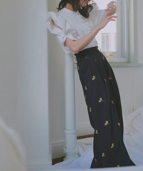 総花柄刺繍タックストレートパンツ（その他パンツ）｜KOBE