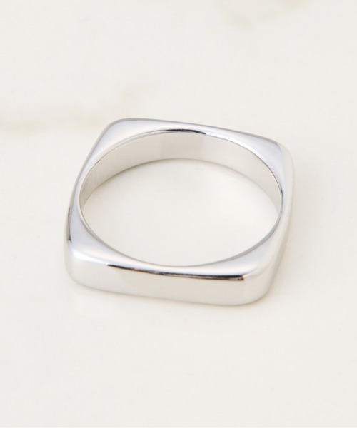 PAPILLONNER（パピヨネ）の「スクエアリング（リング・レディース・シルバー/ゴールド・FREE）」の4枚目の写真