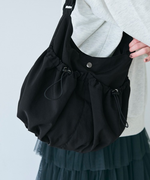 coca（coca）（コカ）の「ドロストポケットショルダーバッグ（ショルダーバッグ・レディース・アイボリー/ブラック・ONE SIZE）」の9枚目の写真