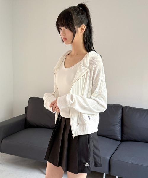 muahmuah(ムーアムーア)の「A'GEM/9 × .kom 『muah muah/ムーアムーア』 STITCH LOGO FLEATS SKIRT/ステッチロゴ プリーツスカート(スカート・レディース・ブラック・S/M)」の7枚目の写真