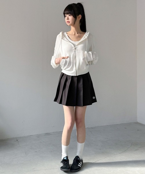 muahmuah(ムーアムーア)の「A'GEM/9 × .kom 『muah muah/ムーアムーア』 STITCH LOGO FLEATS SKIRT/ステッチロゴ プリーツスカート(スカート・レディース・ブラック・S/M)」の6枚目の写真