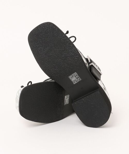 CHARLES & KEITH(チャールズ & キース)の「グロメット バックルメリージェーン(パンプス・レディース・シルバー/ブラック・22.5cm/23cm/23.5cm/24.5cm/25cm/25.5cm/26.5cm)」の11枚目の写真