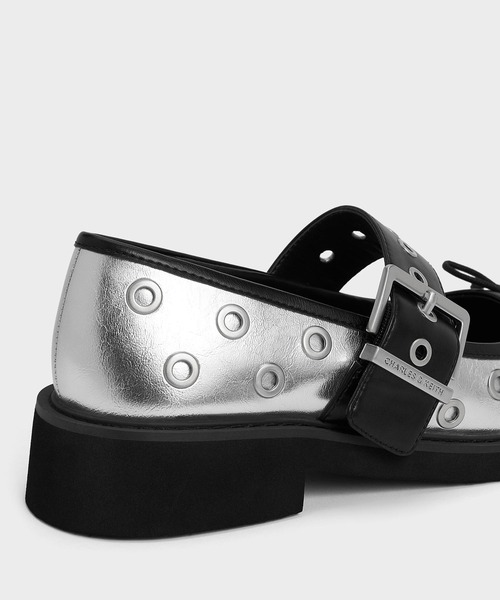 CHARLES & KEITH(チャールズ & キース)の「グロメット バックルメリージェーン(パンプス・レディース・シルバー/ブラック・22.5cm/23cm/23.5cm/24.5cm/25cm/25.5cm/26.5cm)」の7枚目の写真