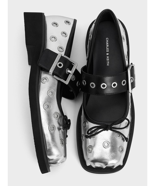 CHARLES & KEITH(チャールズ & キース)の「グロメット バックルメリージェーン(パンプス・レディース・シルバー/ブラック・22.5cm/23cm/23.5cm/24.5cm/25cm/25.5cm/26.5cm)」の9枚目の写真