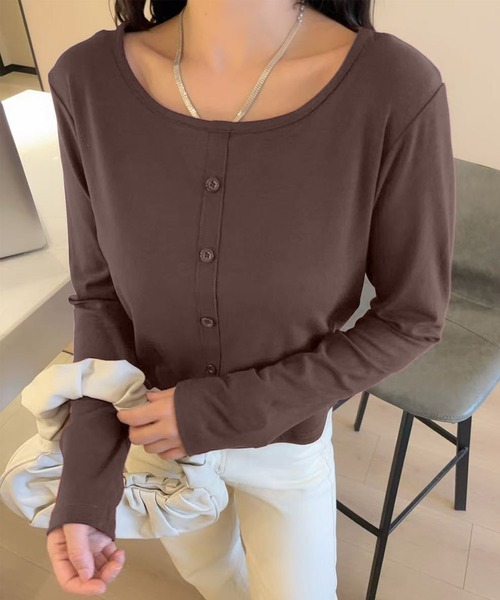 aimoha(アイモハ)の「ボタンデザインシンプルラウンドネック長袖トップス(Tシャツ/カットソー・レディース・ブラック/ホワイト/ダークグレー/チョコ/ワインレッド・FREE)」の1枚目の写真