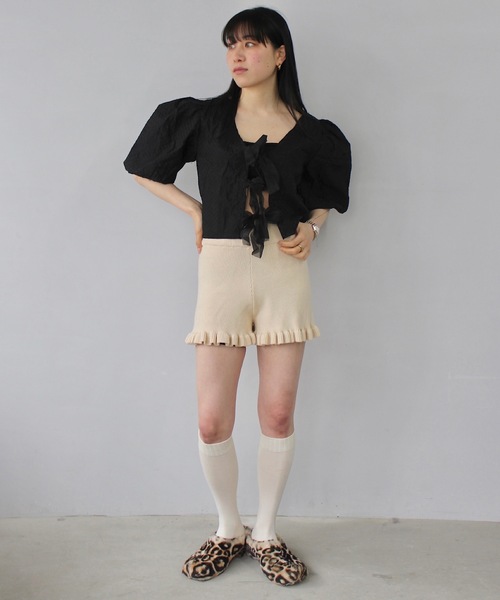 SANSeLF(サンセルフ)の「ヘムフリルニットショートパンツ【SANSeLF】sanw25s016(その他パンツ・レディース・アイボリー/ブラック/グレー・FREE)」の4枚目の写真