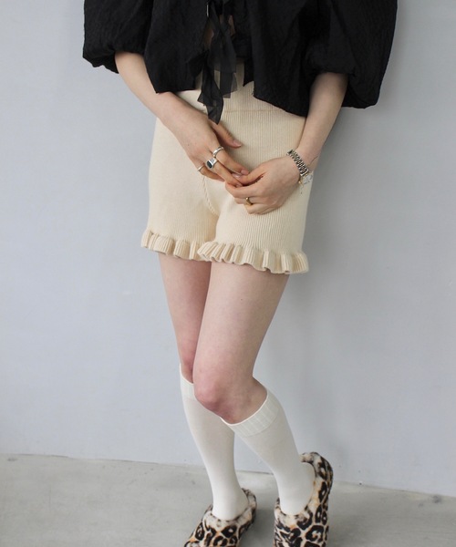 セール】ヘムフリルニットショートパンツ【SANSeLF】sanw25s016
