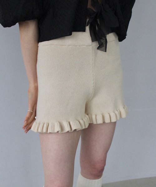 SANSeLF(サンセルフ)の「ヘムフリルニットショートパンツ【SANSeLF】sanw25s016(その他パンツ・レディース・アイボリー/ブラック/グレー・FREE)」の6枚目の写真