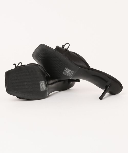 CHARLES & KEITH（チャールズ & キース）の「ルーシュド ボウヒールミュール（サンダル・レディース・ダークブラウン/ブラック系その他2/ドット・25.5cm/25cm/24.5cm/23.5cm/23cm/22.5cm/22cm/26.5cm）」の20枚目の写真