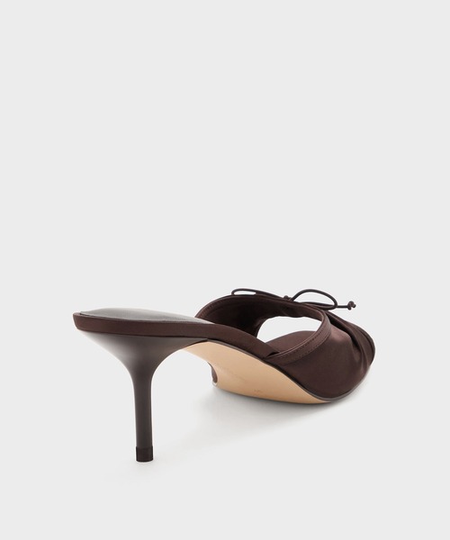 CHARLES & KEITH（チャールズ & キース）の「ルーシュド ボウヒールミュール（サンダル・レディース・ダークブラウン/ブラック系その他2/ドット・25.5cm/25cm/24.5cm/23.5cm/23cm/22.5cm/22cm/26.5cm）」の5枚目の写真