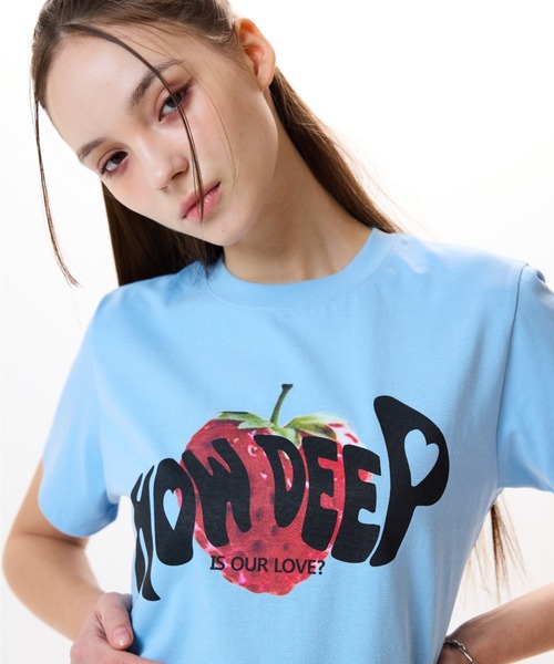 LUVISTRUE（ラヴイズトゥルー）の「IM HOW DEEP STRAWBERRY TEE（Tシャツ/カットソー・レディース・ブラック/ブルー/ネイビー/ホワイト・FREE）」の20枚目の写真