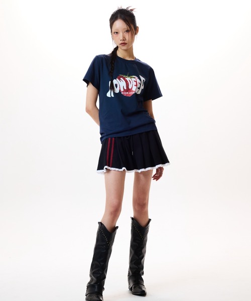 LUVISTRUE（ラヴイズトゥルー）の「IM HOW DEEP STRAWBERRY TEE（Tシャツ/カットソー・レディース・ブラック/ブルー/ネイビー/ホワイト・FREE）」の16枚目の写真