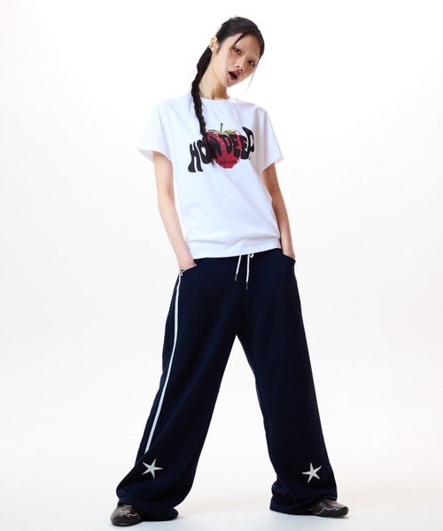 LUVISTRUE（ラヴイズトゥルー）の「IM HOW DEEP STRAWBERRY TEE（Tシャツ/カットソー・レディース・ブラック/ブルー/ネイビー/ホワイト・FREE）」の11枚目の写真