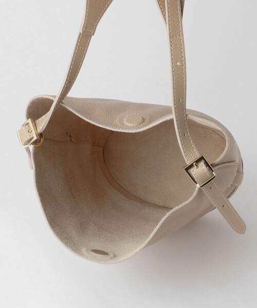 green label relaxing（グリーンレーベルリラクシング）の「＜PRATO MADE IN ITALY＞バケット バッグ（ショルダーバッグ・レディース・ベージュ/ブラック・FREE）」の16枚目の写真