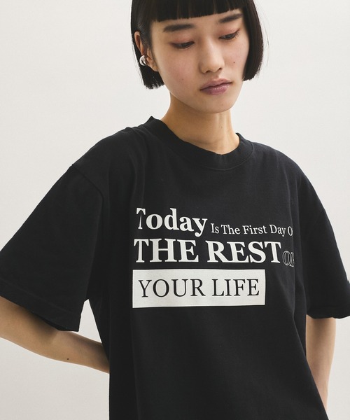ADAM ET ROPE'(アダムエロペ)の「【HEAR MY NAME(ヒア マイネーム)】SS TEE(Tシャツ/カットソー・レディース・ブラック/ホワイト・FREE)」の1枚目の写真