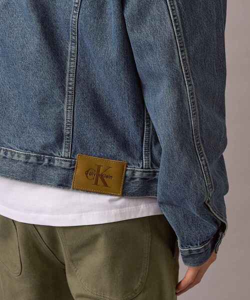 Calvin Klein(カルバン・クライン)の「ストーンクラッシック トラッカーデニムジャケット(デニムジャケット・メンズ・ブルー・L/S/M/XL)」の3枚目の写真