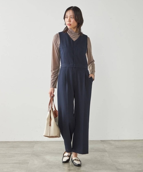 a.v.v(アーヴェヴェ)の「【マシンウォッシャブル】Vネックコンビネゾン(ワンピース・レディース・ネイビー・38/40)」の20枚目の写真